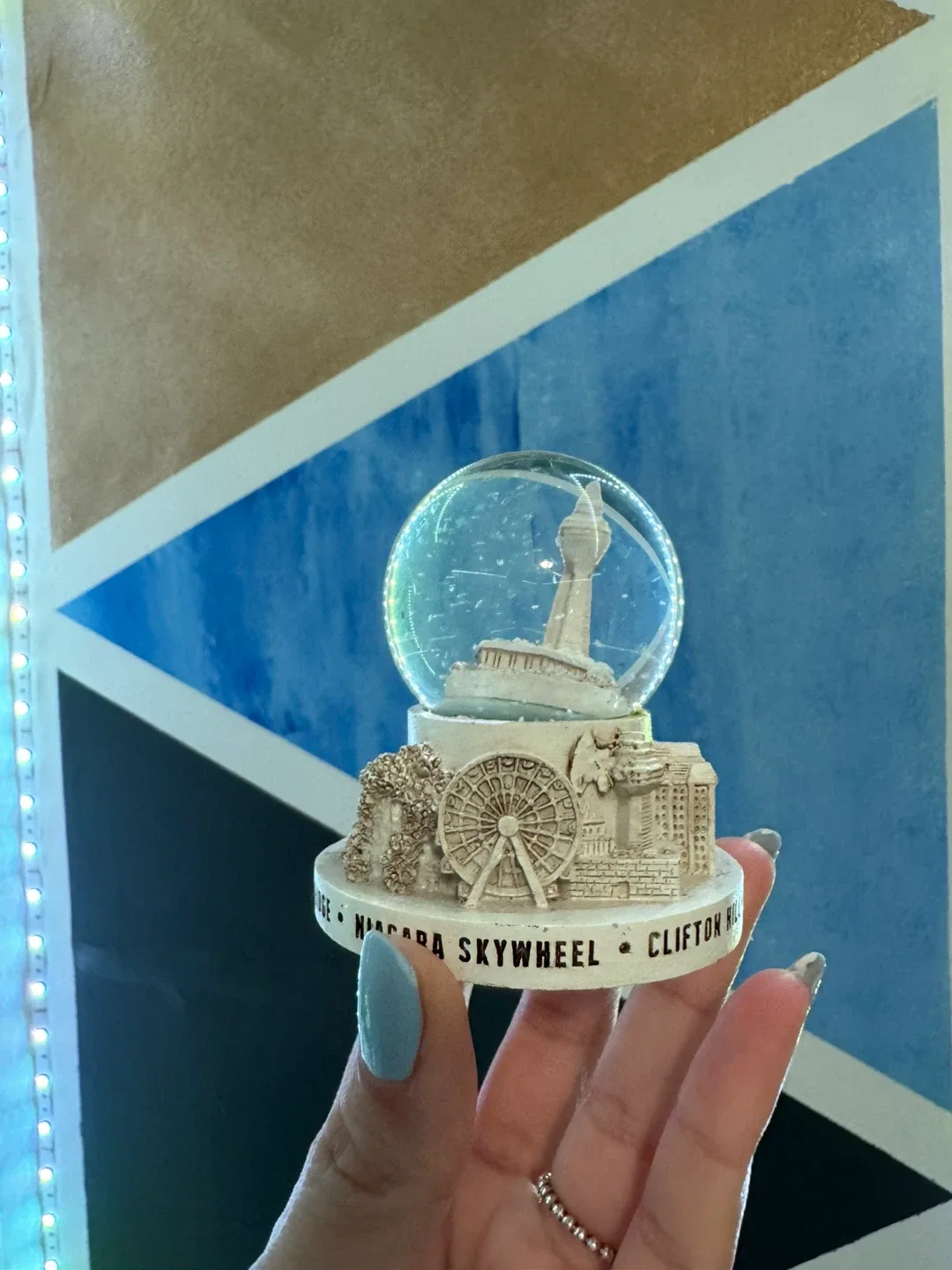Niagara Falls Snow Globe