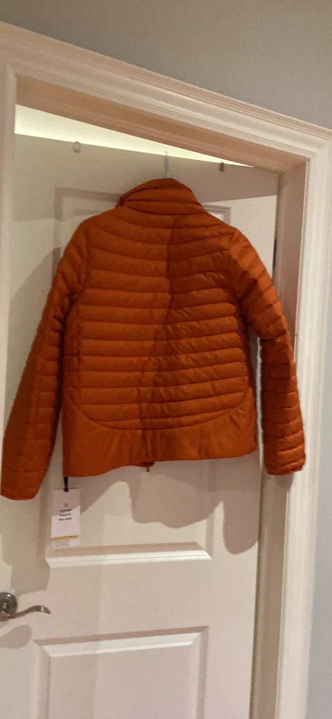 Lululemon Primaloft Puffer Jacket - Size 6 image indicator(5)