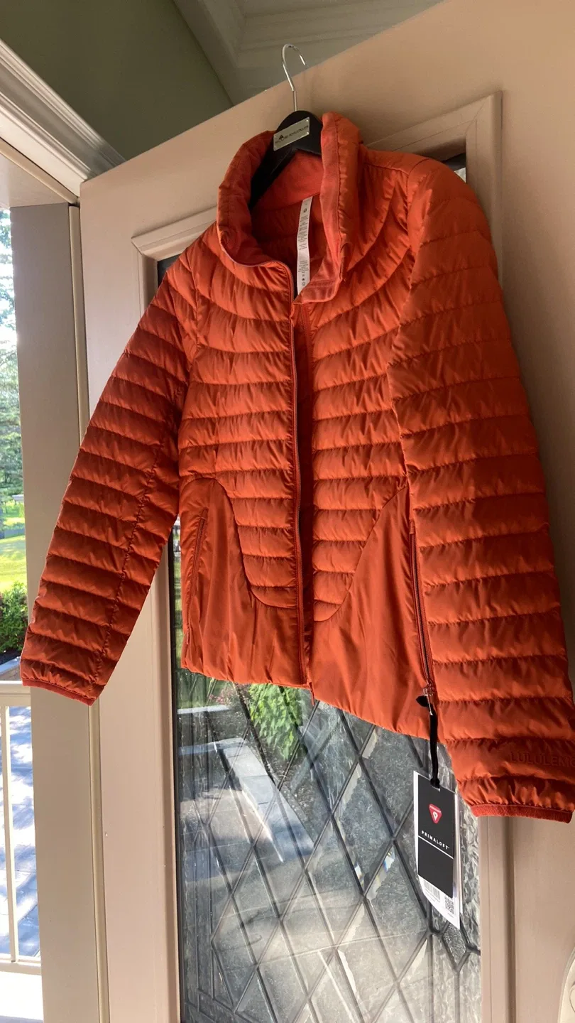 Lululemon Primaloft Puffer Jacket - Size 6 image indicator(2)