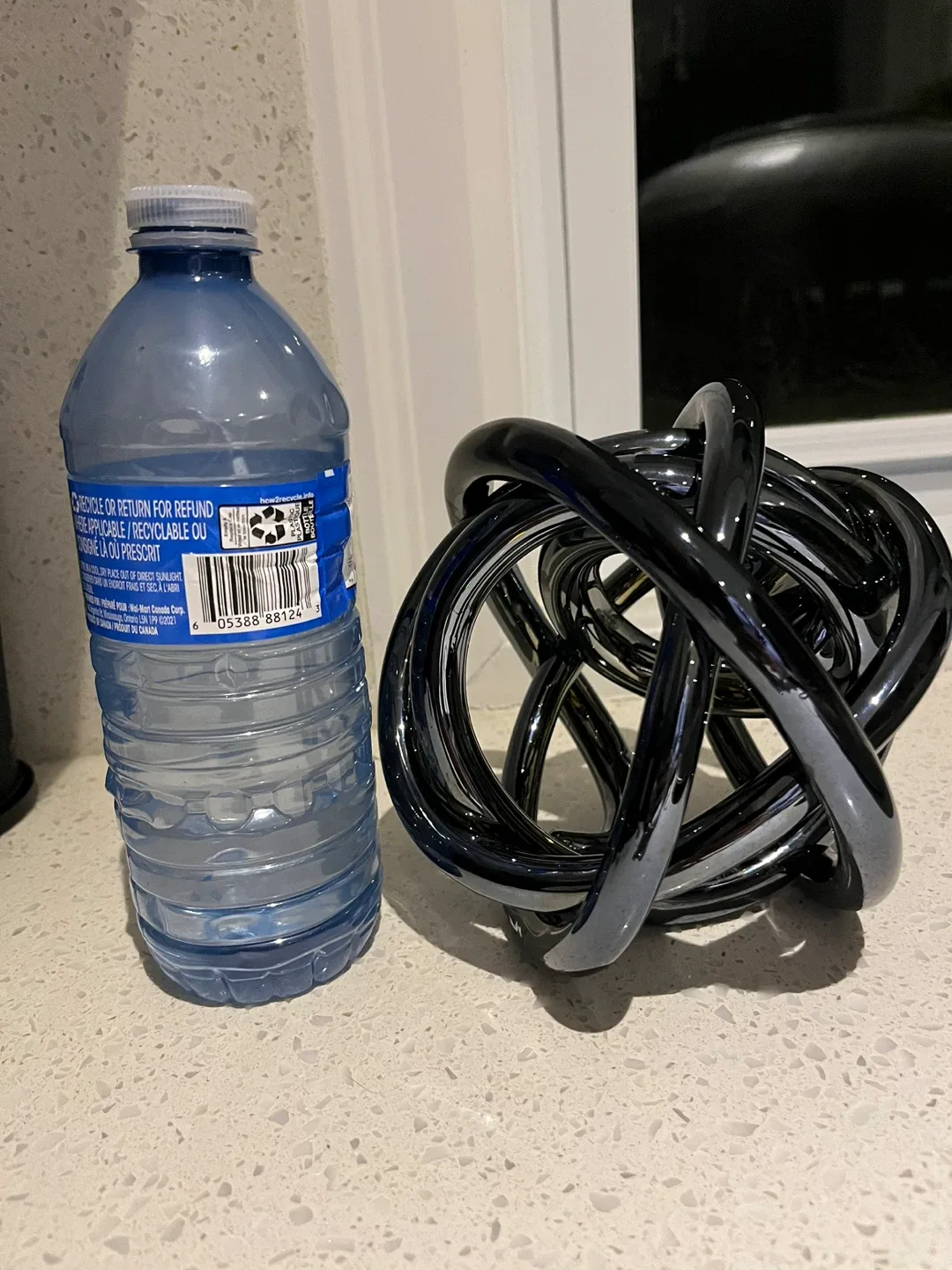 New Black glass Decorative Knot Sculpture image indicator(4)