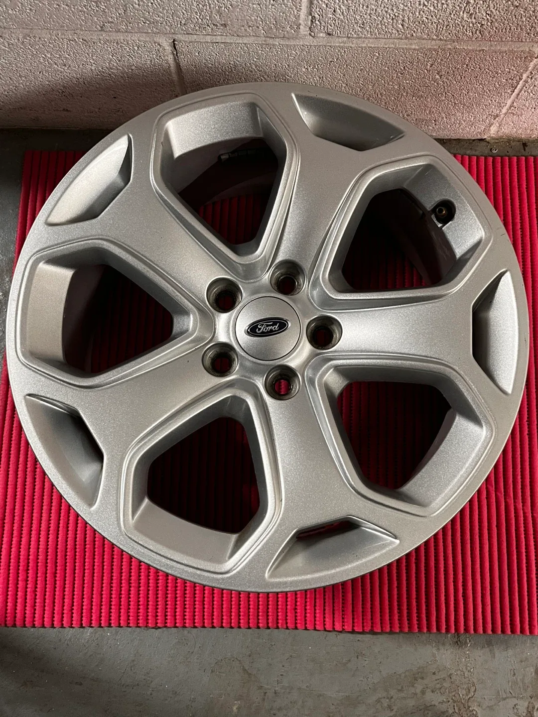 Rims for Ford Edge / Lincoln MKX 18” with TPMS Sensors image indicator(4)