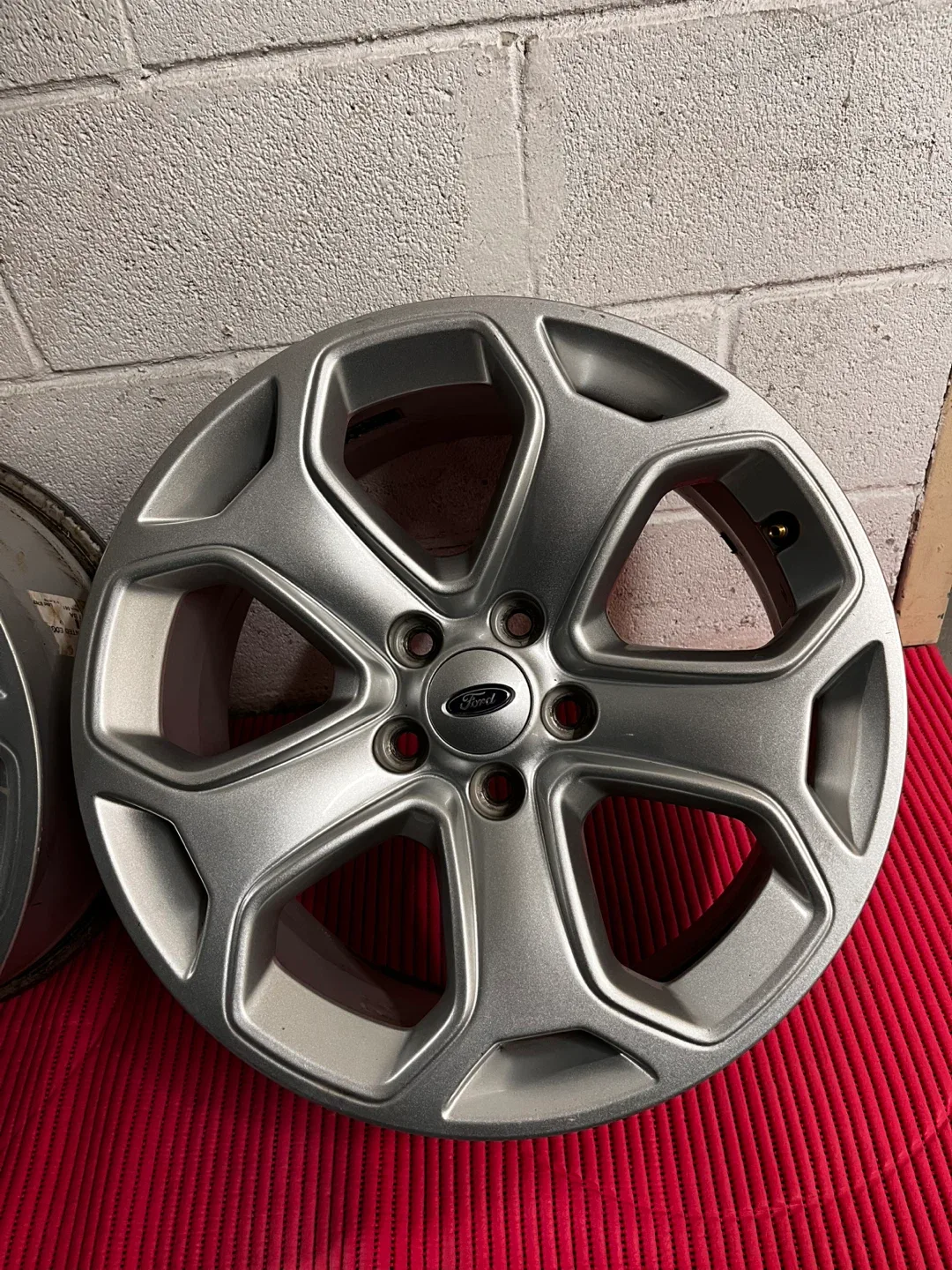 Rims for Ford Edge / Lincoln MKX 18” with TPMS Sensors image indicator(9)