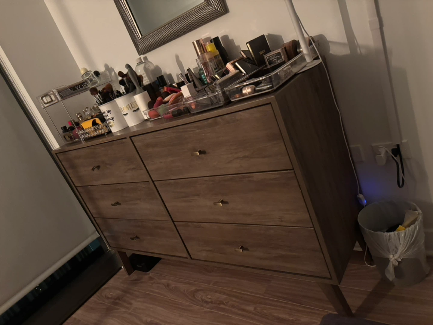 Brown 6-Drawer Dresser - photo 2