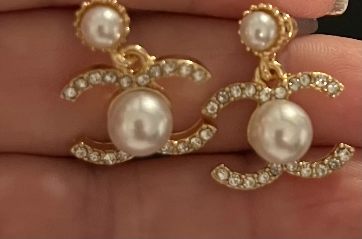 Chanel Earrings image indicator(2)