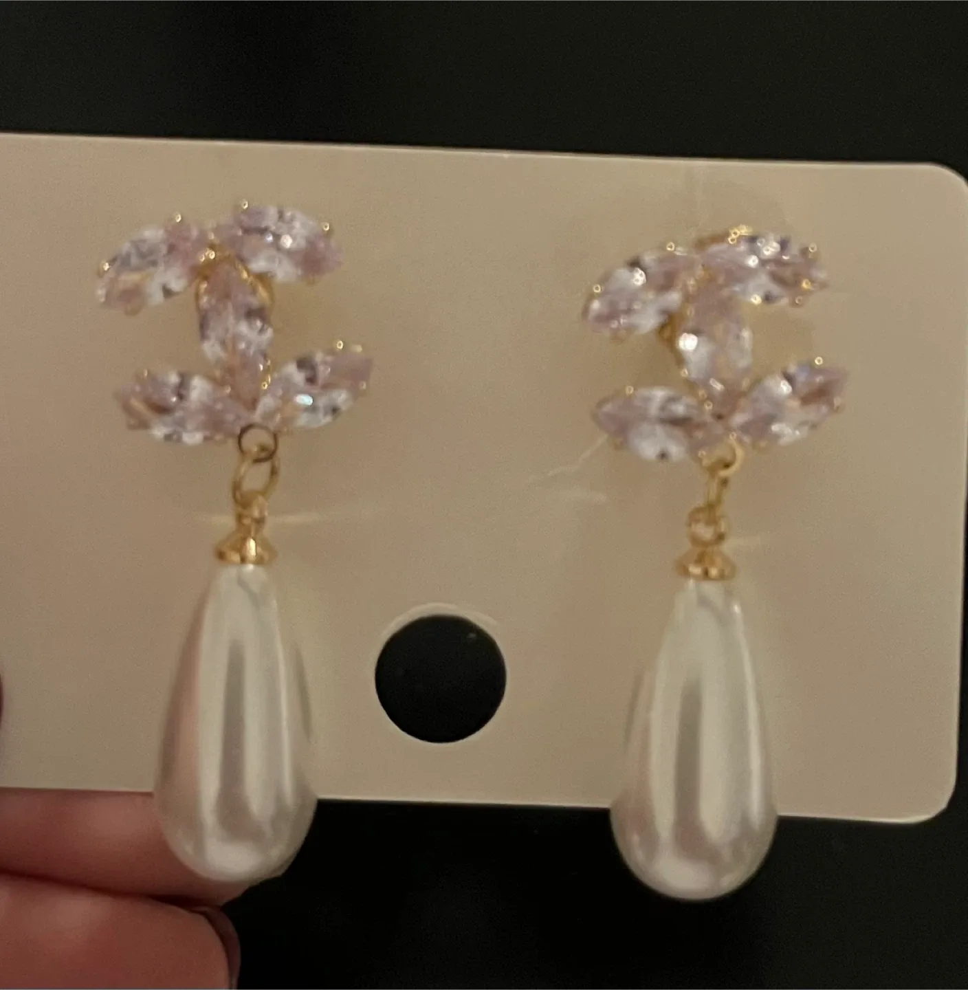 Chanel Earrings image indicator(4)