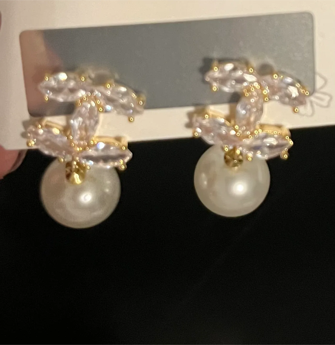 Chanel Earrings image indicator(5)