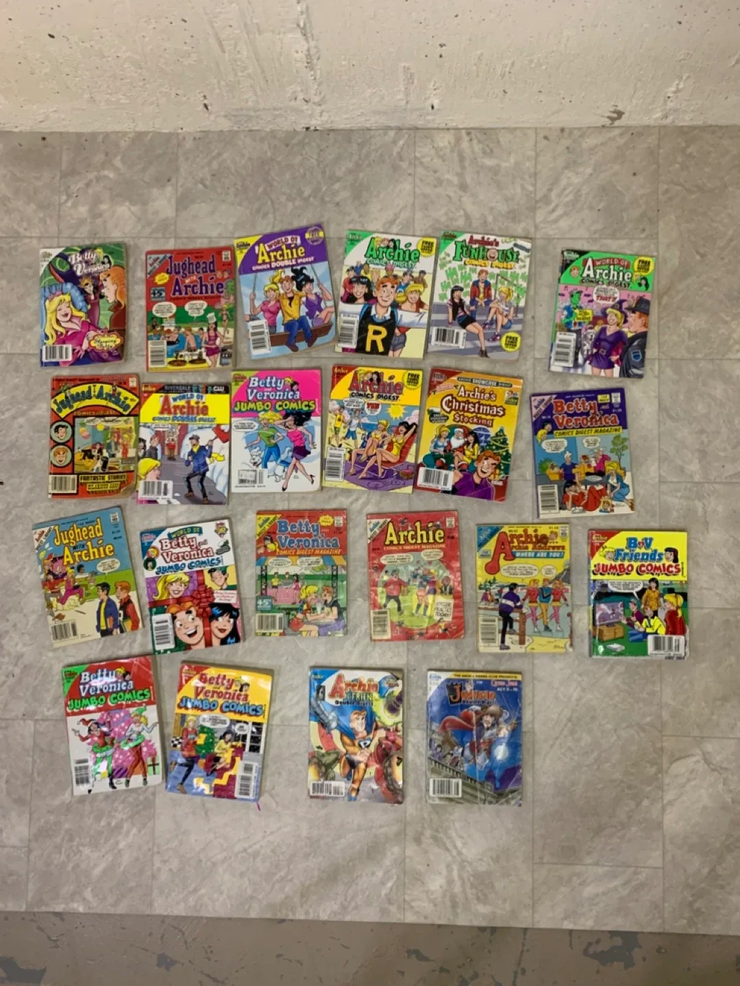 22 Archie Comics Lot - Mixed Series & Issues - books