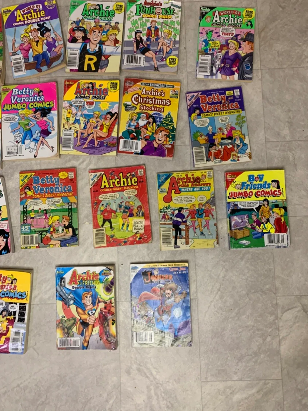 22 Archie Comics Lot - Mixed Series & Issues - books image indicator(5)