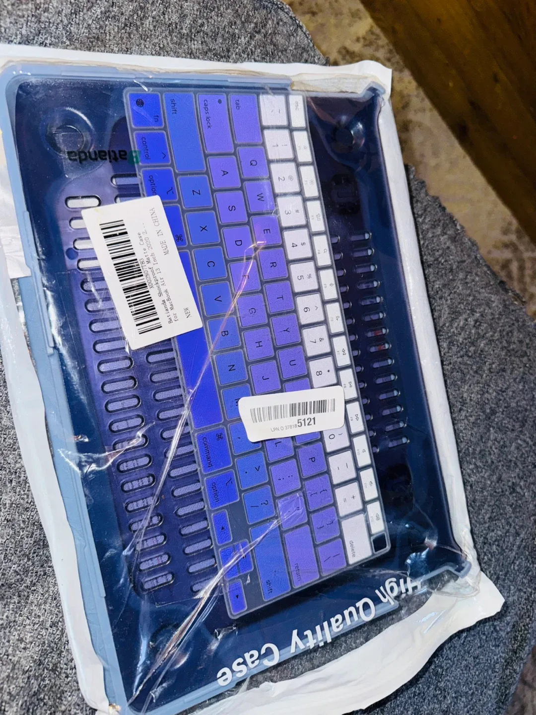 New MacBook Case with Keyboard Cover image indicator(2)