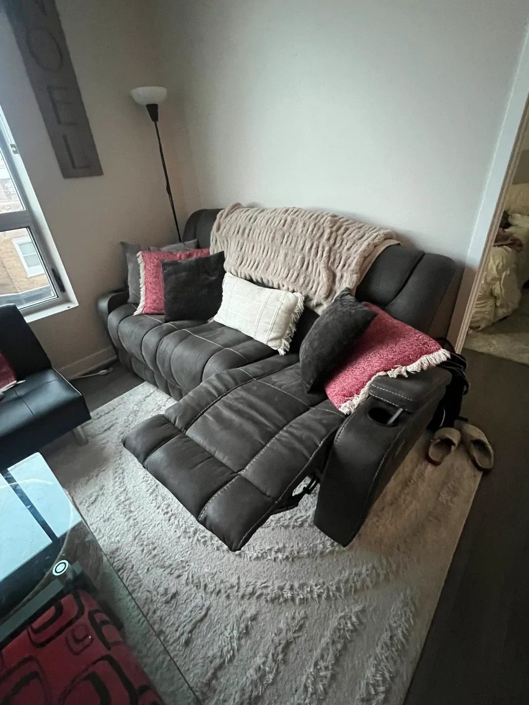 Reclining Sofa with Console image indicator(2)