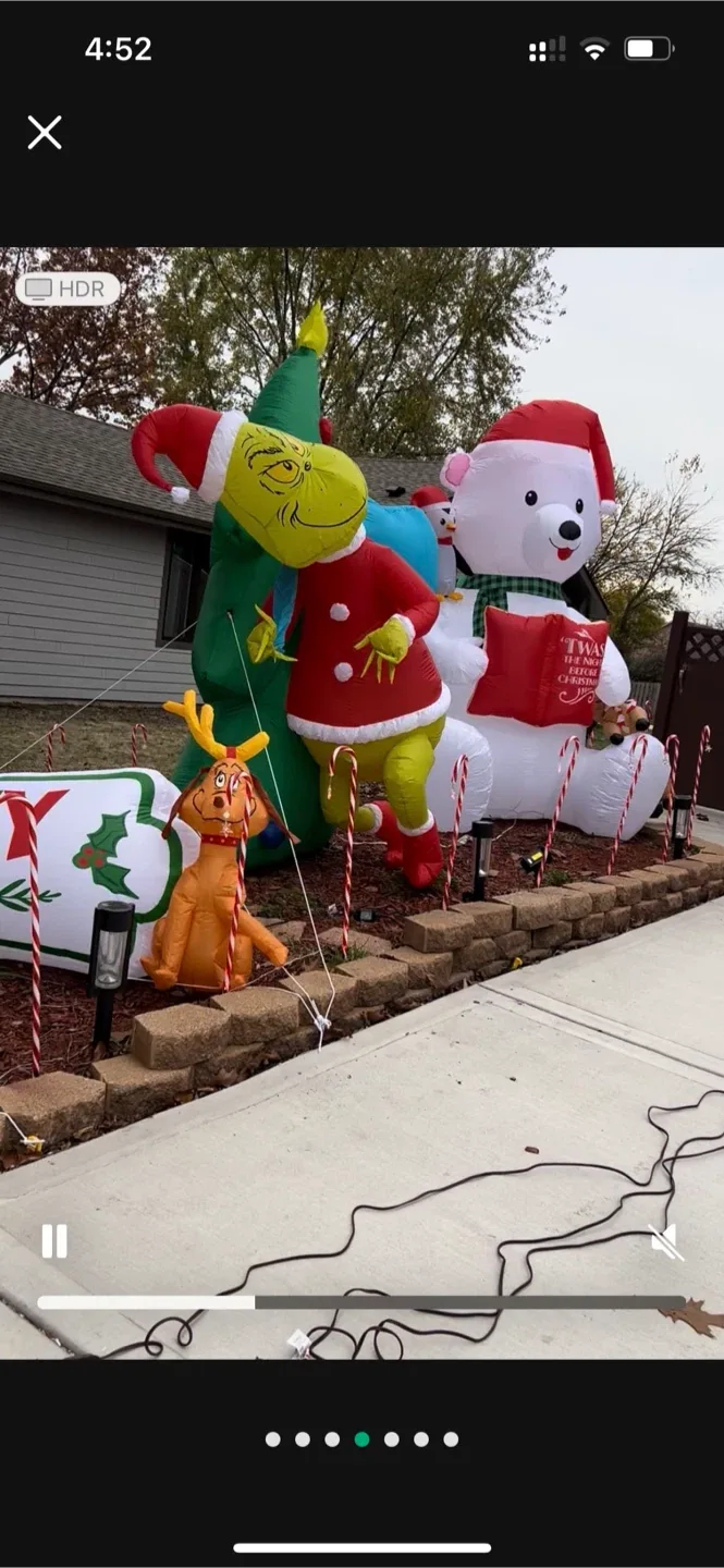 Christmas Inflatables Set image indicator(2)