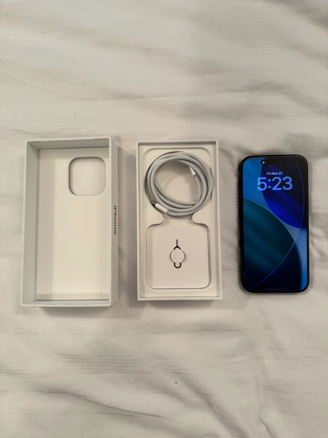 iPhone 15 Pro - photo 2