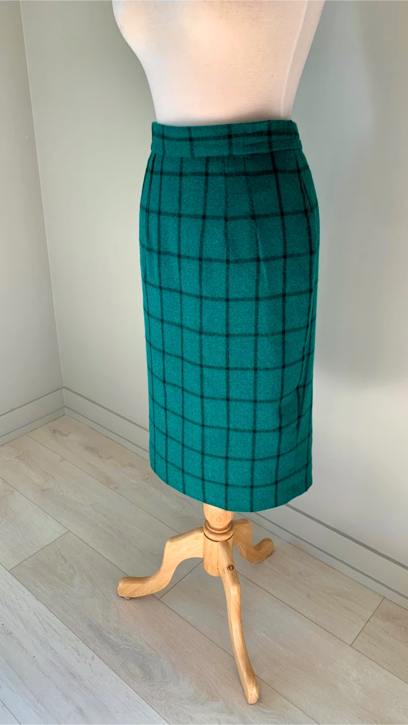 Vintage 90's Green Plaid Wool Pencil Skirt S/M (Petit 9) - photo 2