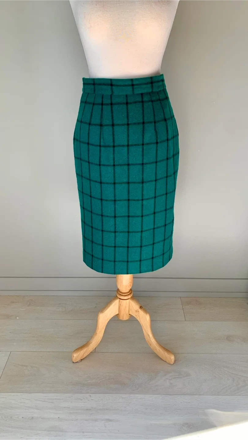 Vintage 90's Green Plaid Wool Pencil Skirt S/M (Petit 9)