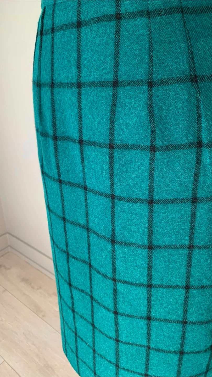 Vintage 90's Green Plaid Wool Pencil Skirt S/M (Petit 9) - photo 3