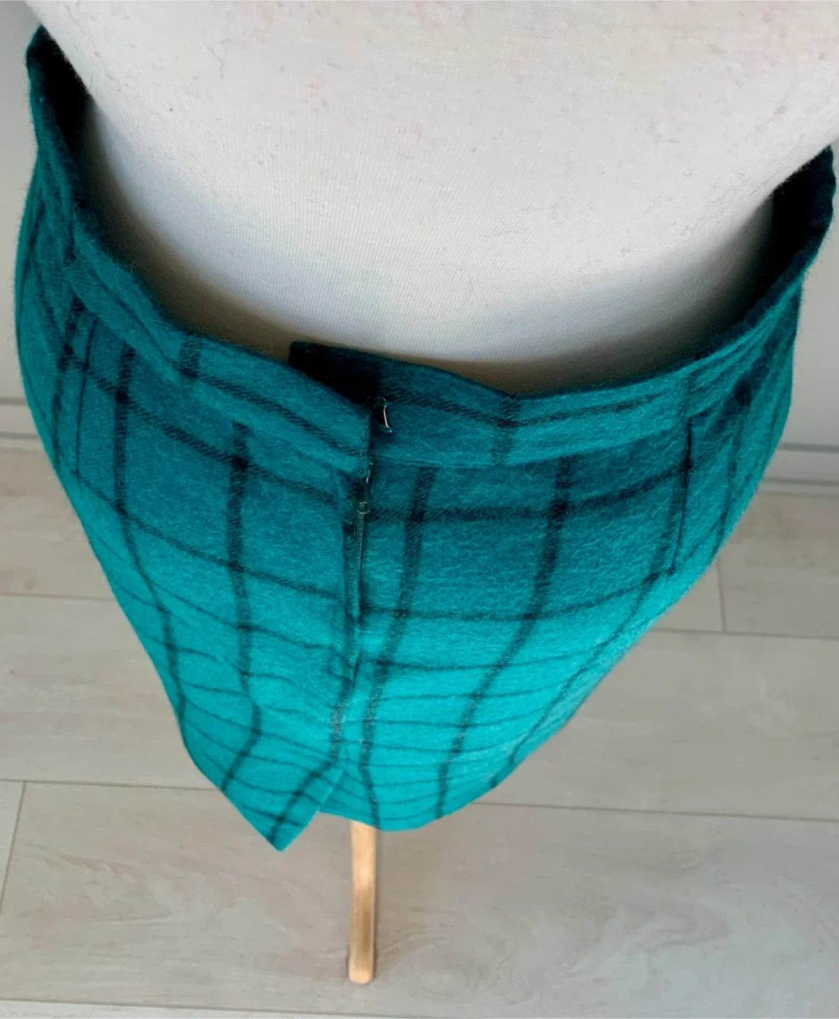 Vintage 90's Green Plaid Wool Pencil Skirt S/M (Petit 9) image indicator(8)