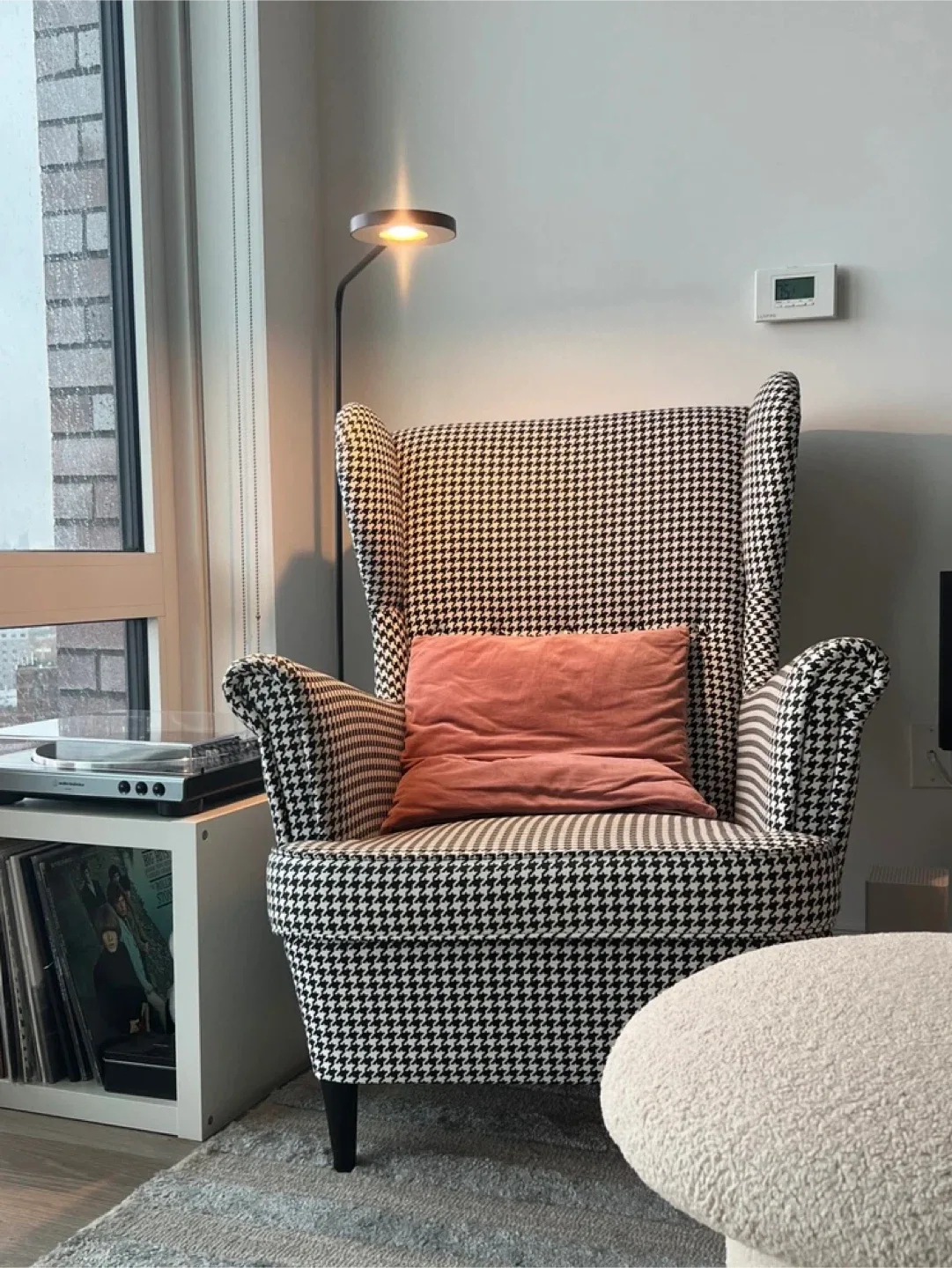 Ikea Strandmon Wing Chair - Houndstooth image indicator(4)