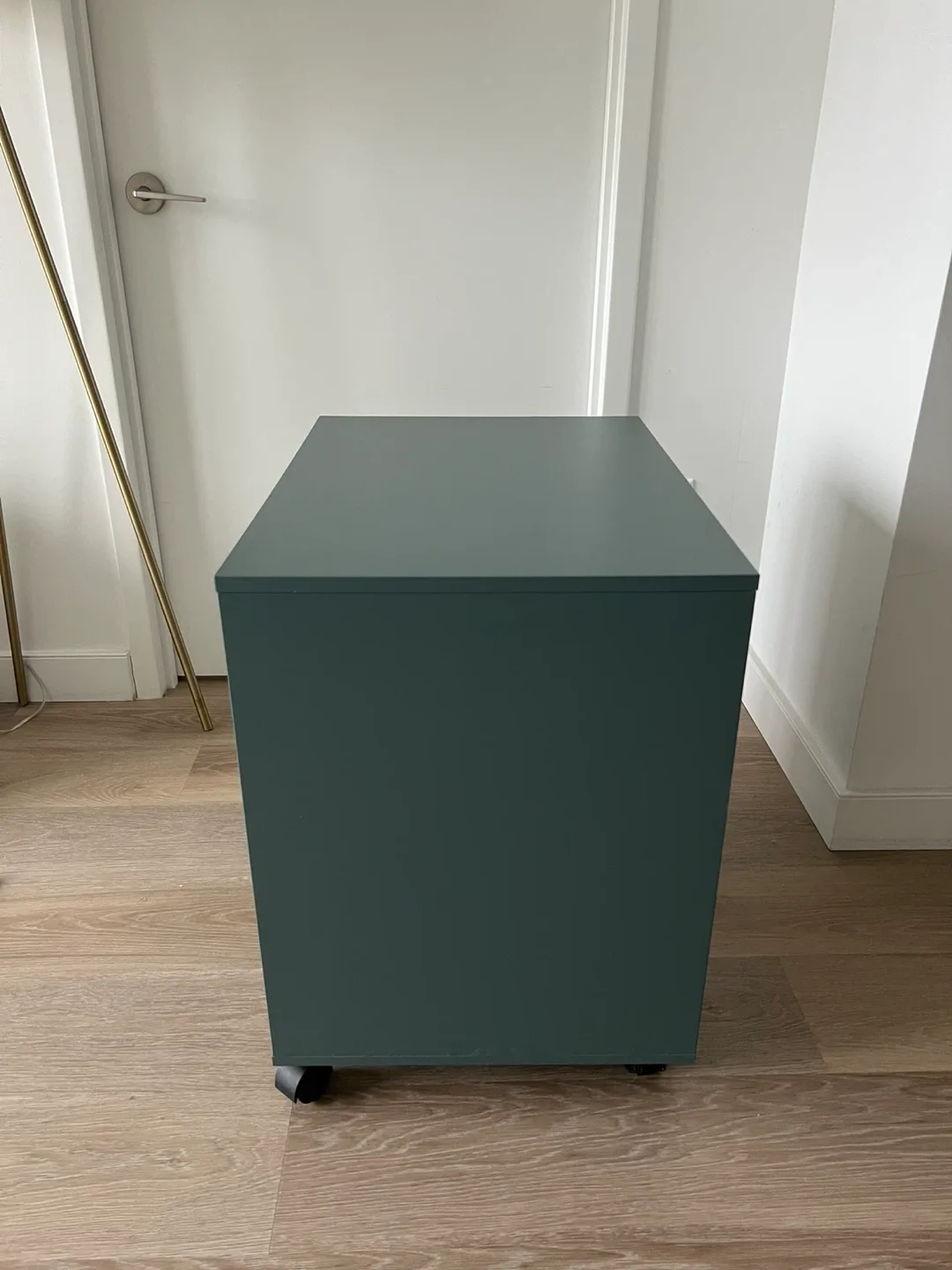 Drawer Unit on Casters 26”x26” image indicator(4)