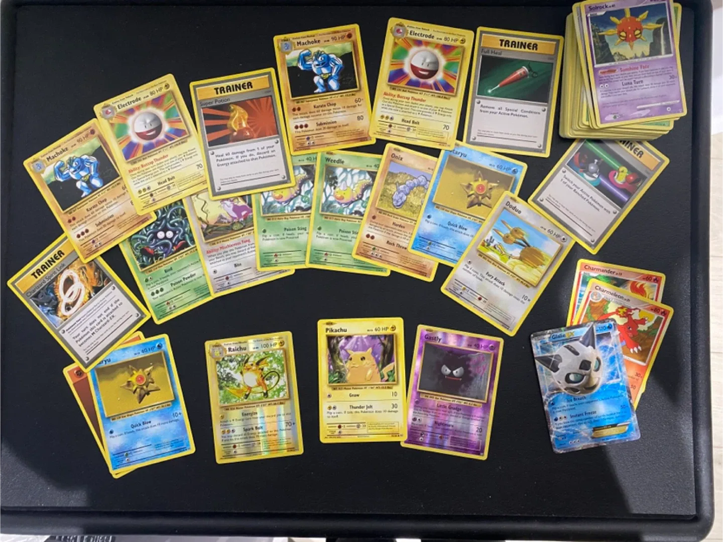 Pokémon Trading Cards - Mixed Lot