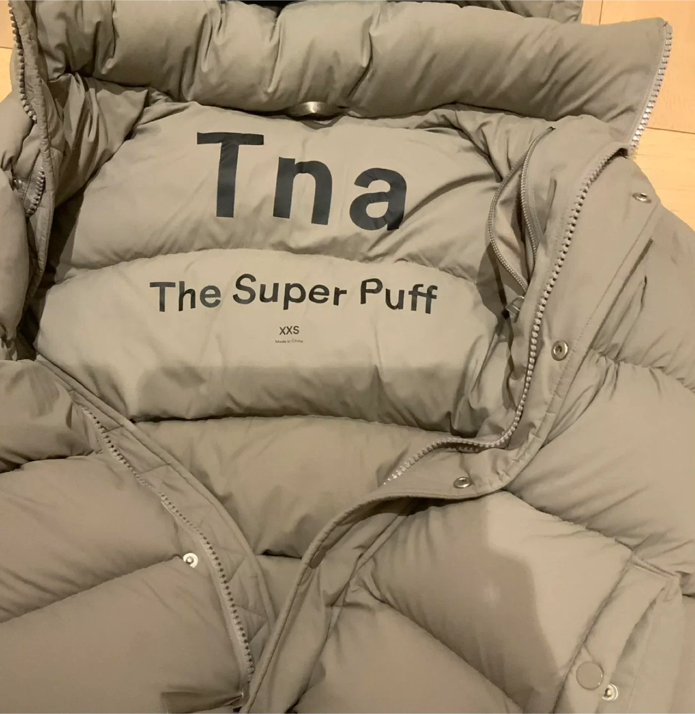 Tna The Super Puff XXS - Excellent Condition image indicator(2)