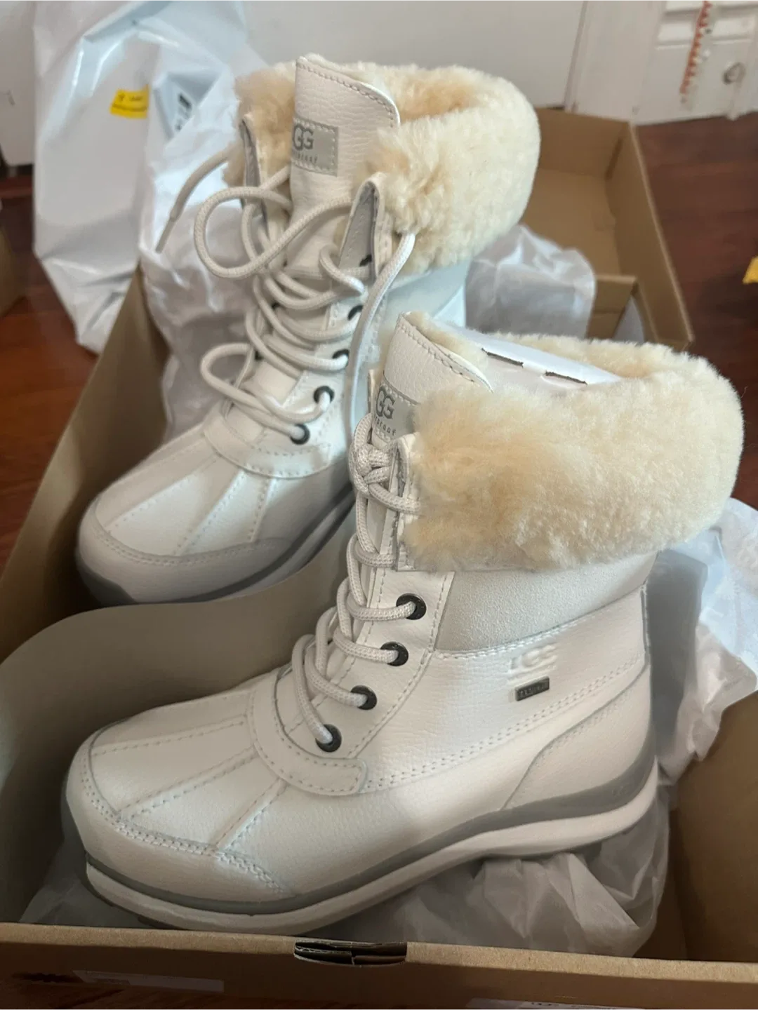 UGG Adirondack III White Boots, Size 7