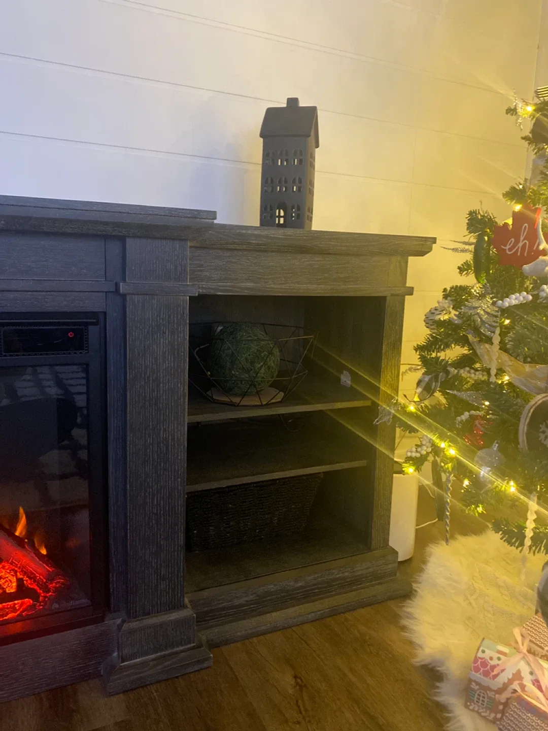 Electric Fireplace with Media Console image indicator(4)