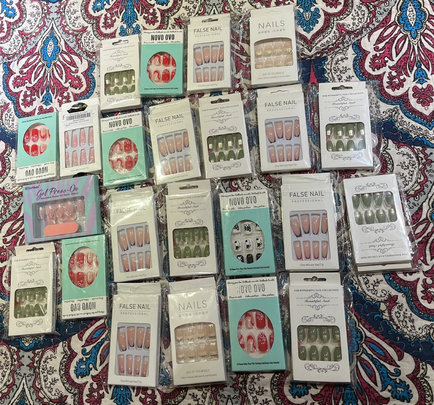 Variety of Press-On Nails - Novo Ovo, False Nail, BTArtbox