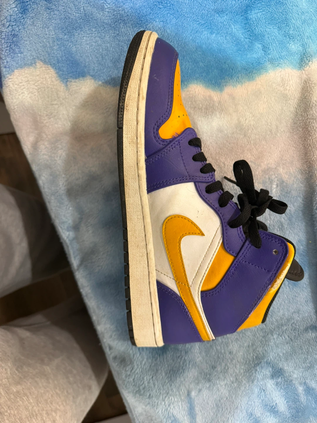 Nike Air Jordan 1 Mid Lakers Size 9 - photo 2