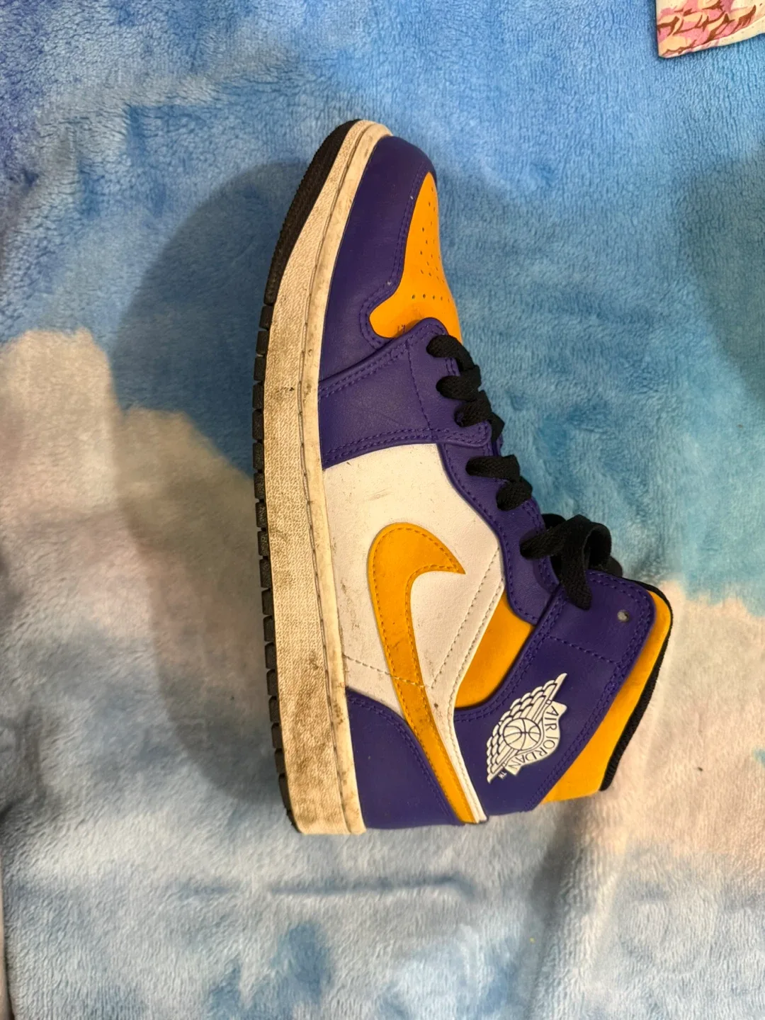 Nike Air Jordan 1 Mid Lakers Size 9