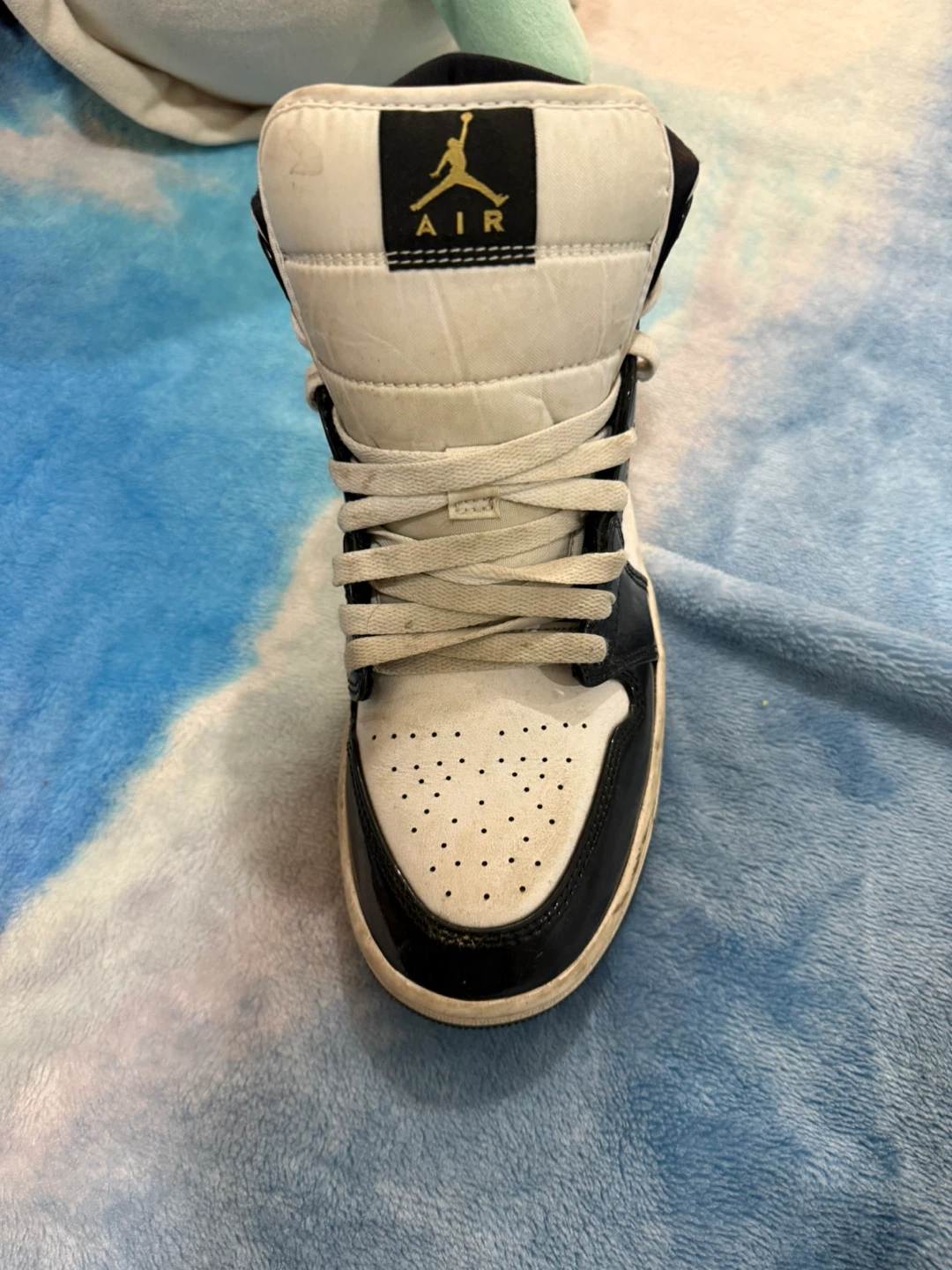 Air Jordan 1 Mid Black White Gold, Size 9.5 - photo 3
