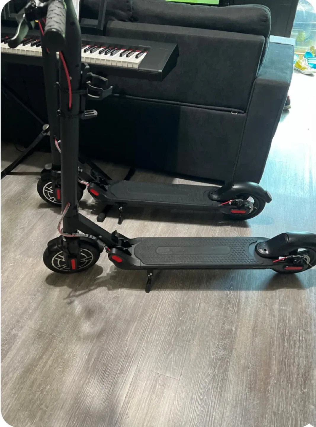 Xiaomi M365// $200 1 unit  or $500 : 3 units image indicator(2)