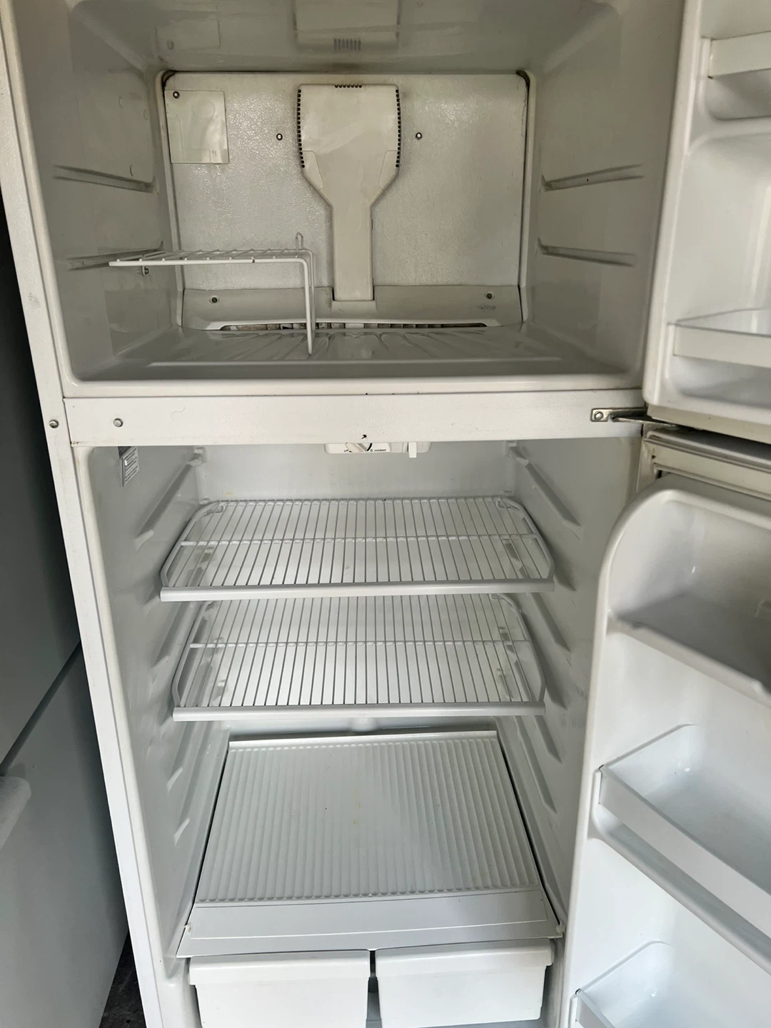 Good condition Whirlpiol 28‘ fridge $160 - photo 3