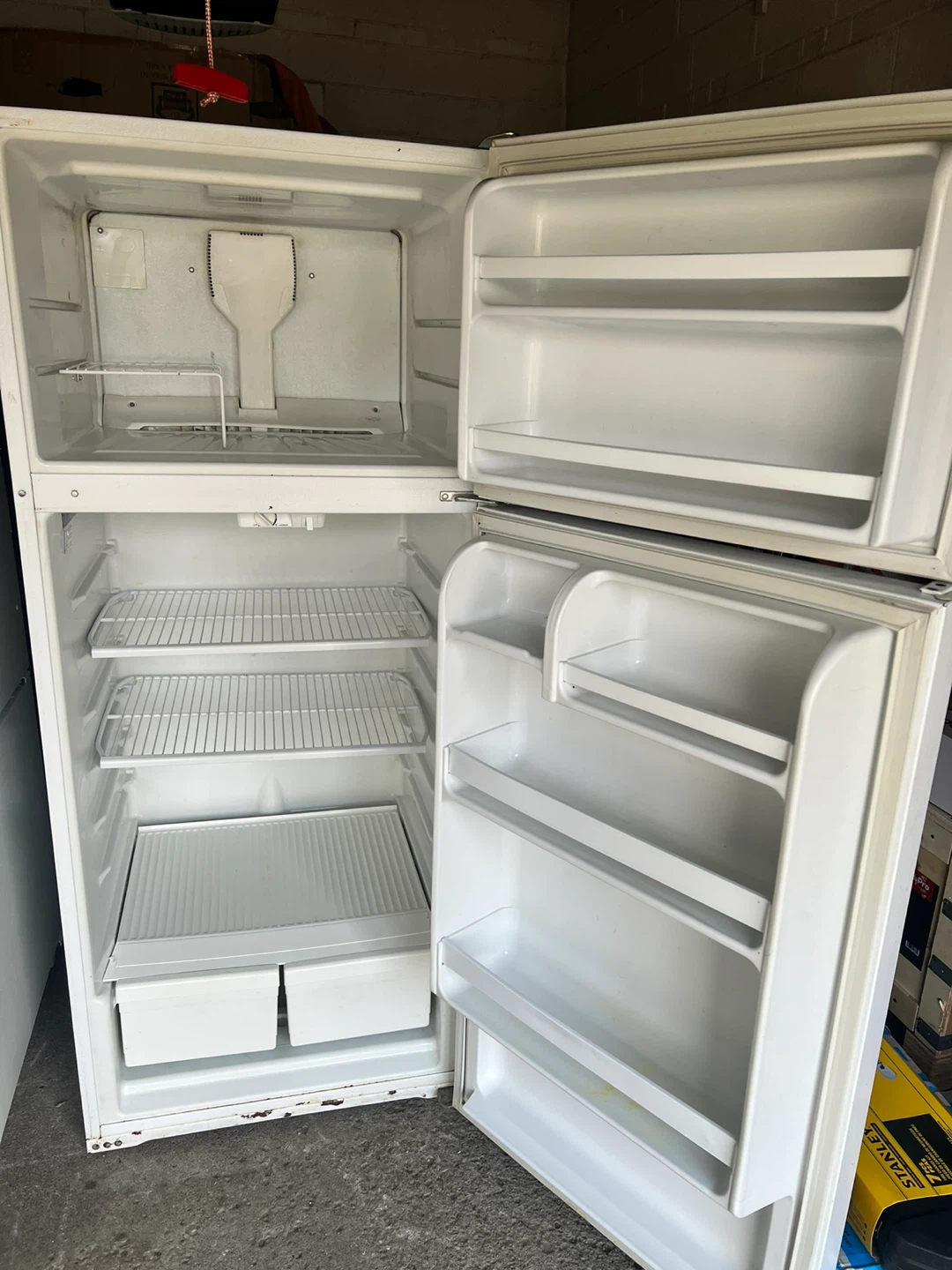 Good condition Whirlpiol 28‘ fridge $160 - photo 5