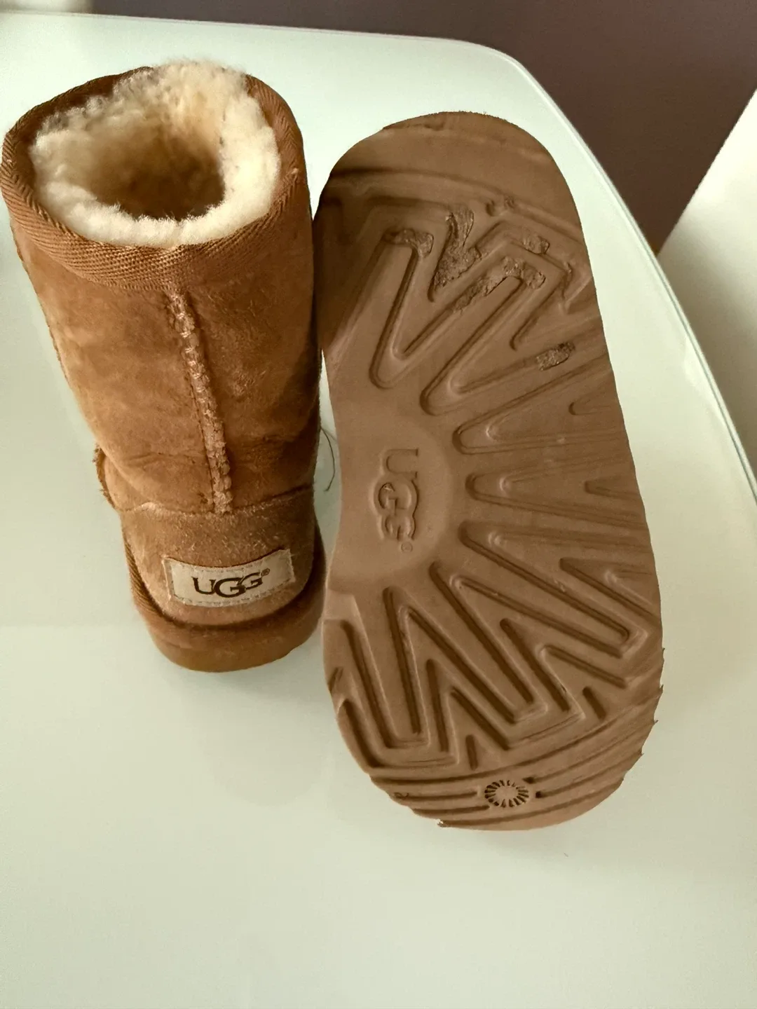 UGG Kids Classic Short Boots - Size 10US image indicator(3)