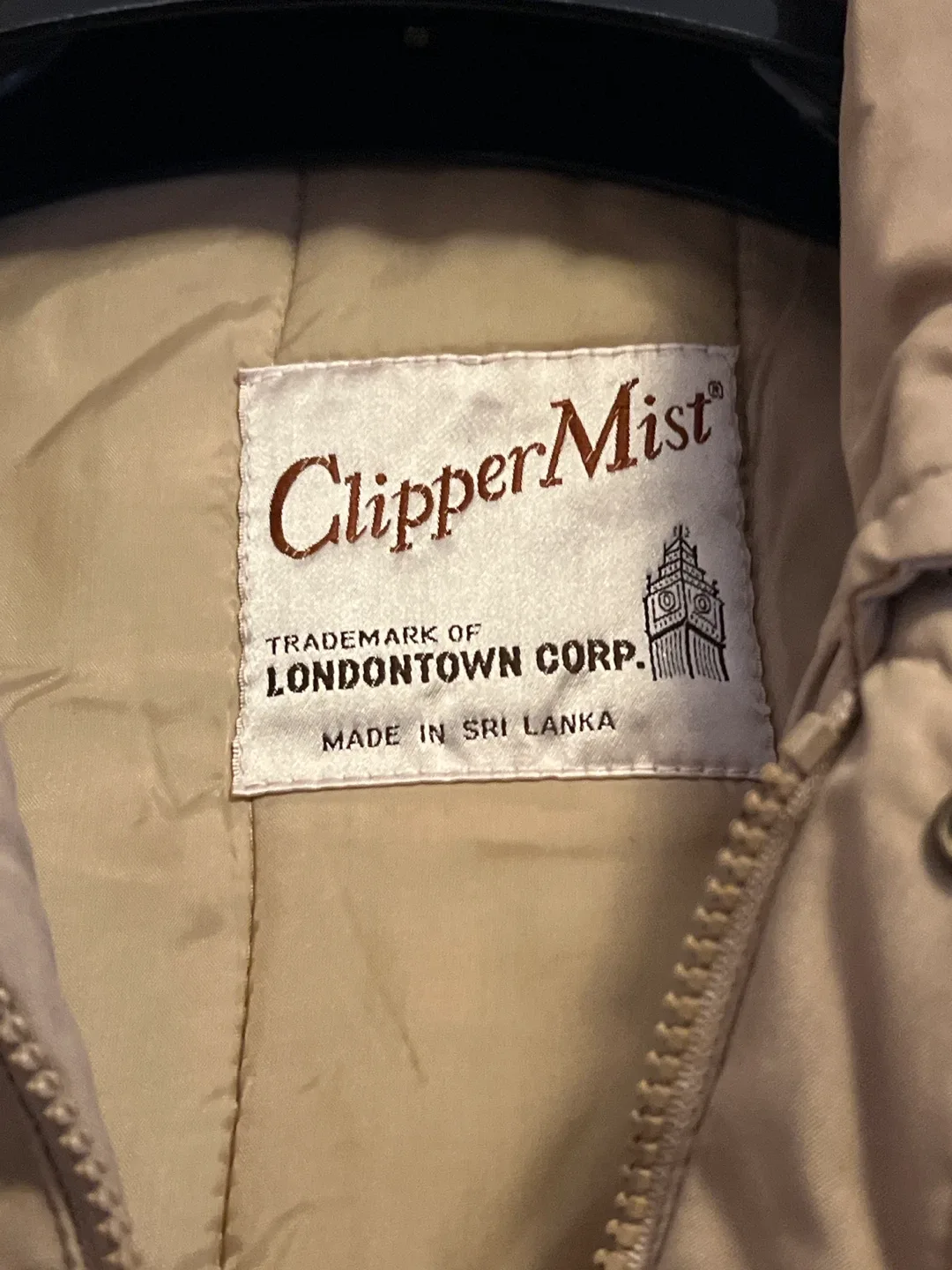 Clipper Mist Londontown Corp. Beige Coat - Size M image indicator(3)