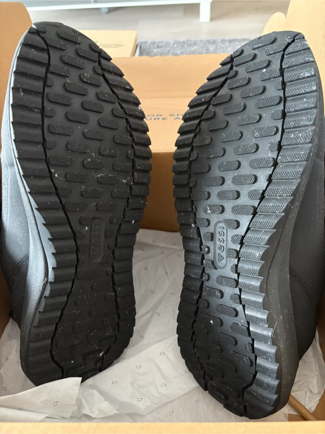 Vessi Stormburst Low Top - Men's US 10 image indicator(3)