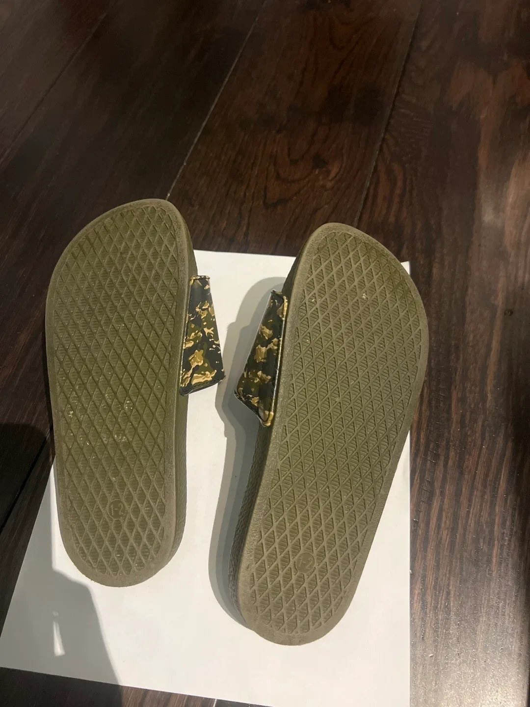 Old Navy Olive Camo Sport Slides - Size 1-2 image indicator(4)