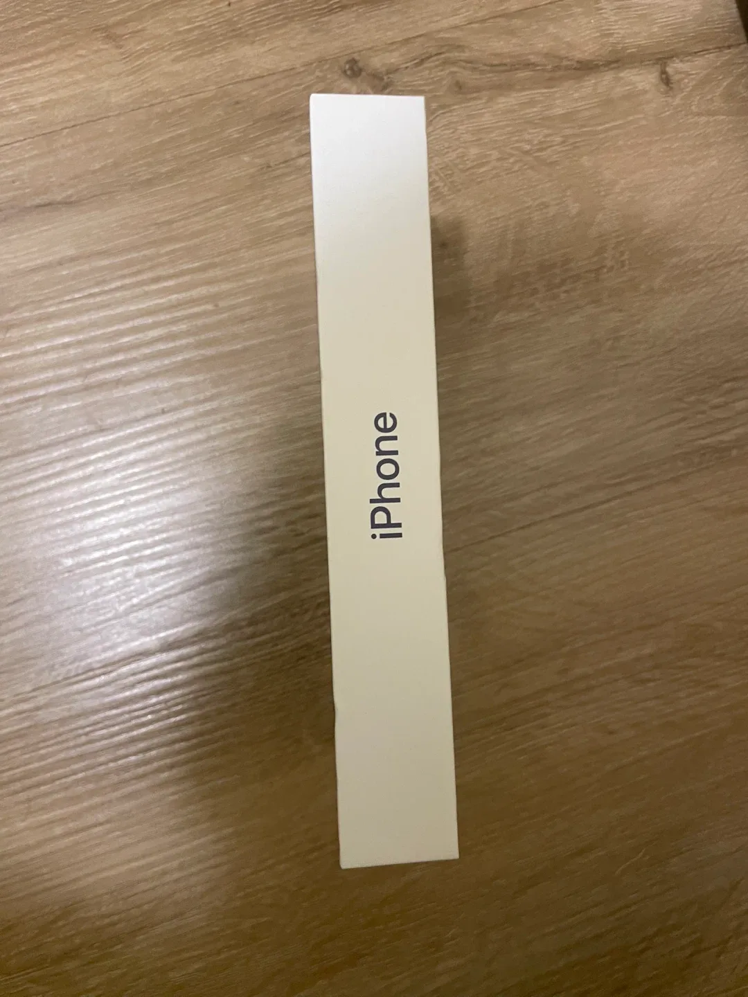 iPhone 17 Pro Max New in Box image indicator(2)