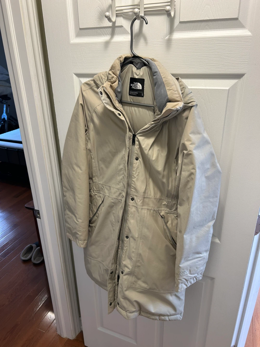 The North Face Women's Parka - Size L