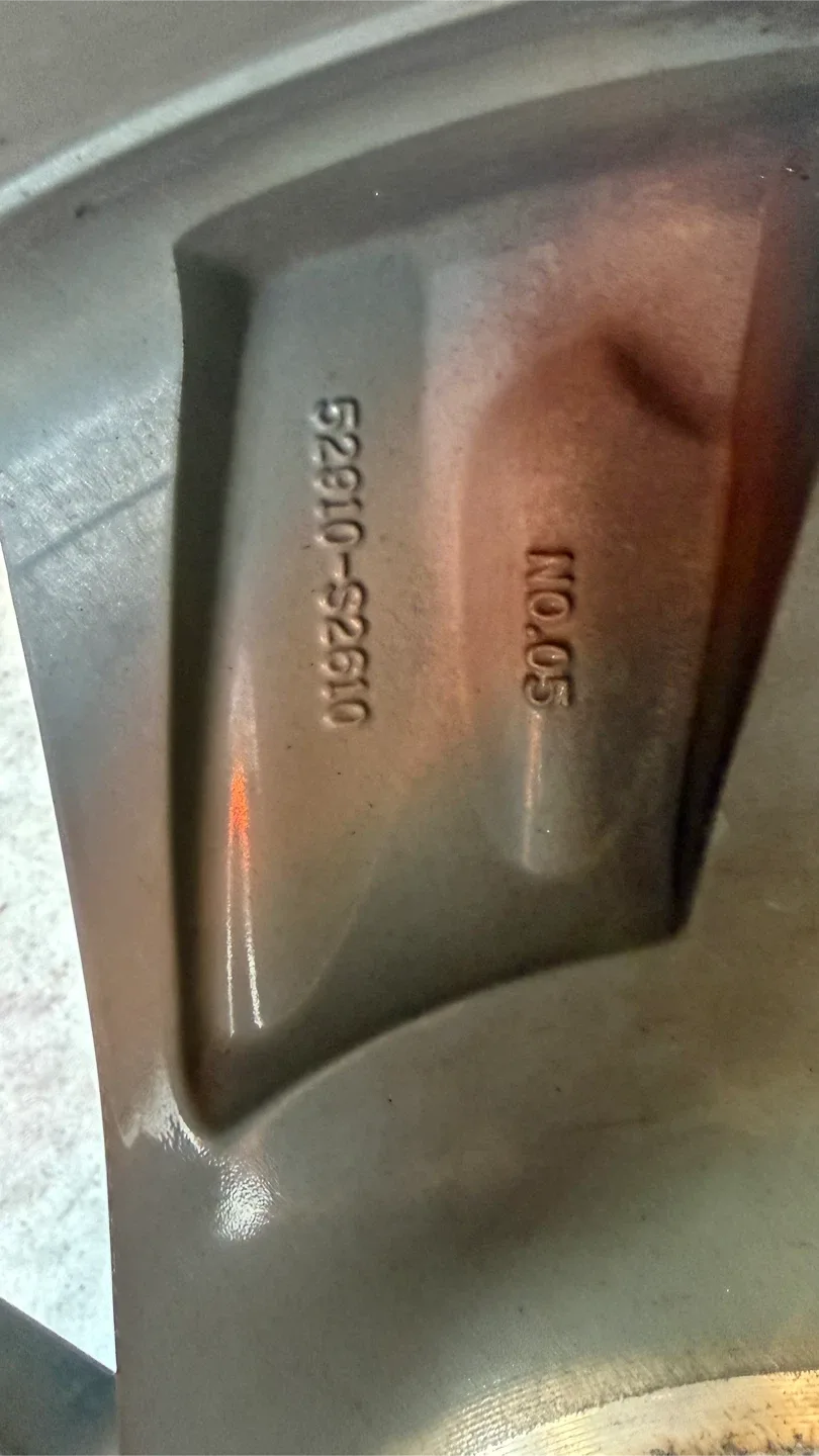 Hyundai 235/60R18 Tires & Rims - Set of 4 image indicator(3)