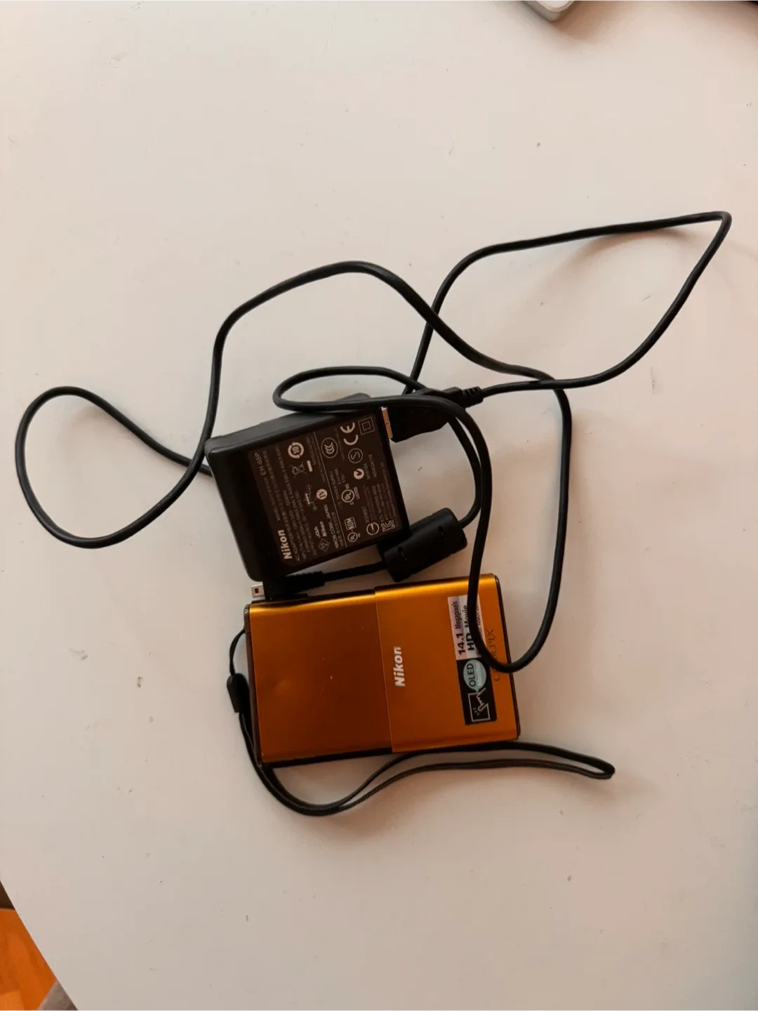 Nikon COOLPIX S6100 14.1 MP Digital Camera - Orange image indicator(2)