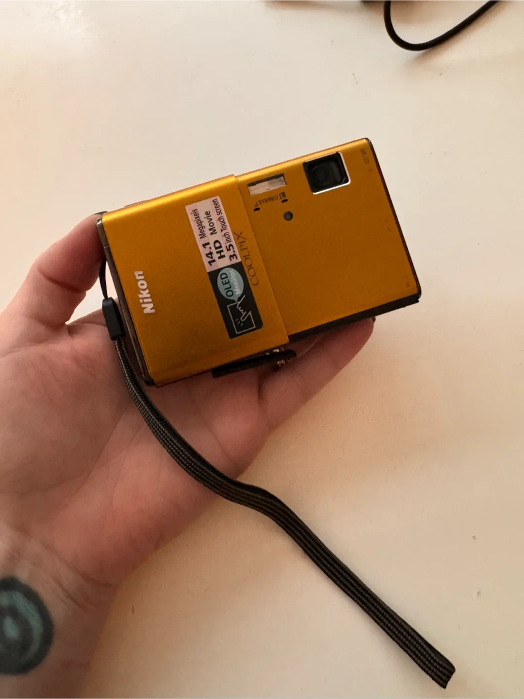 Nikon COOLPIX S6100 14.1 MP Digital Camera - Orange image indicator(7)