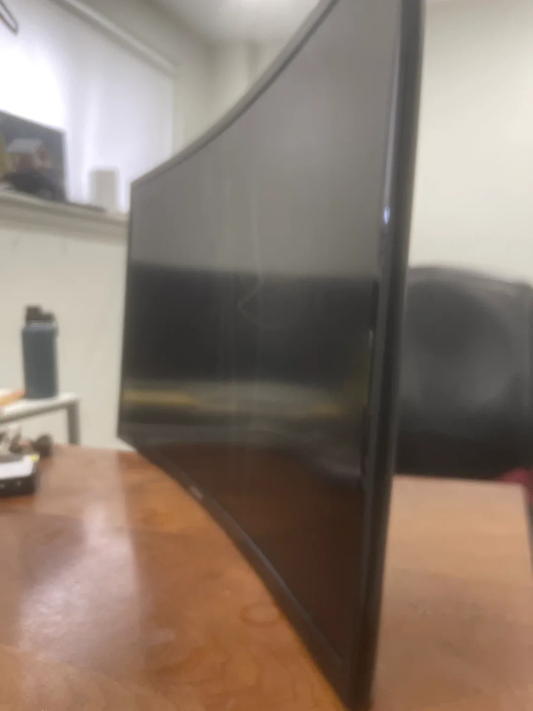FREECYCLE Samsung 27" Curved Monitor (Damaged Panel)
