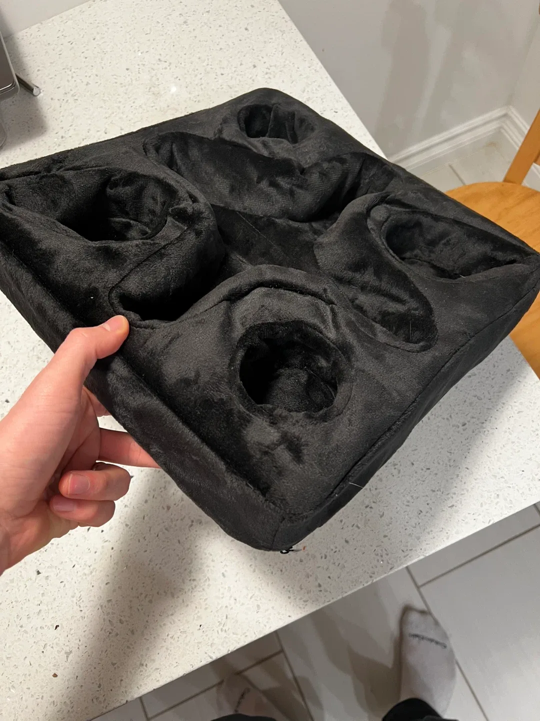 Couch Cup Holder - Black Velvet image indicator(2)