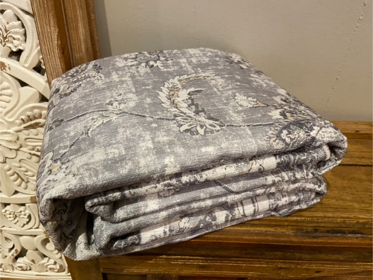 New 4x6 Area Rug Washable Distressed Grey image indicator(7)