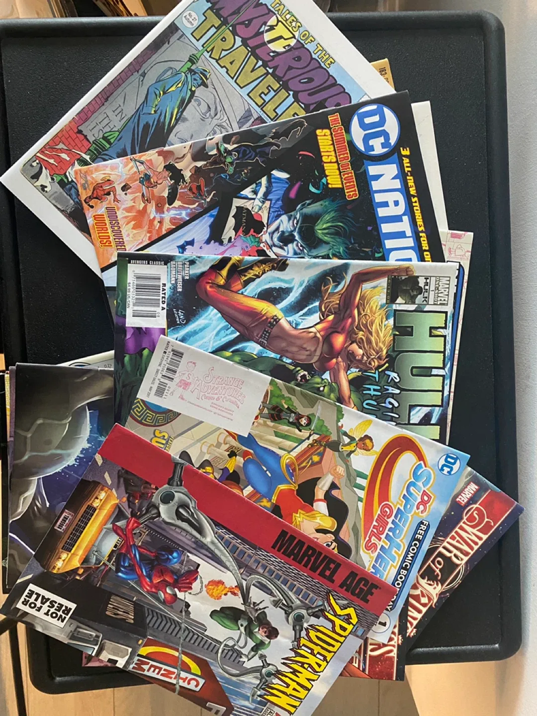 Mixed Lot of Comic Books - Marvel, DC, Simpsons image indicator(3)