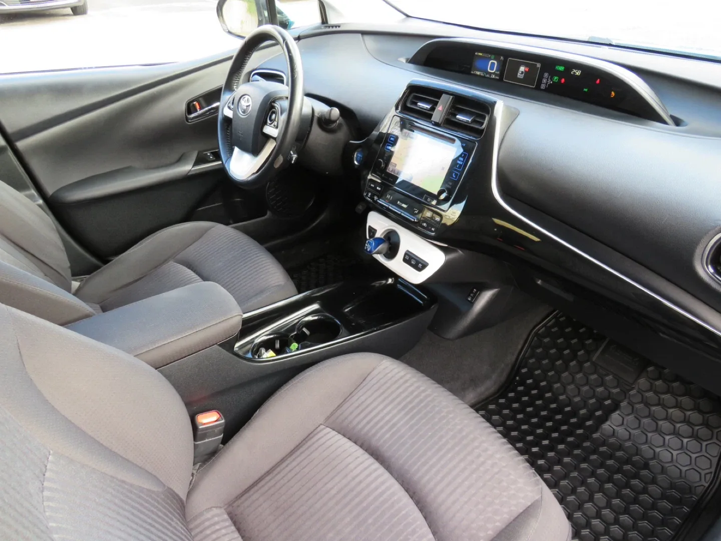 2018 Toyota Prius Prime image indicator(9)