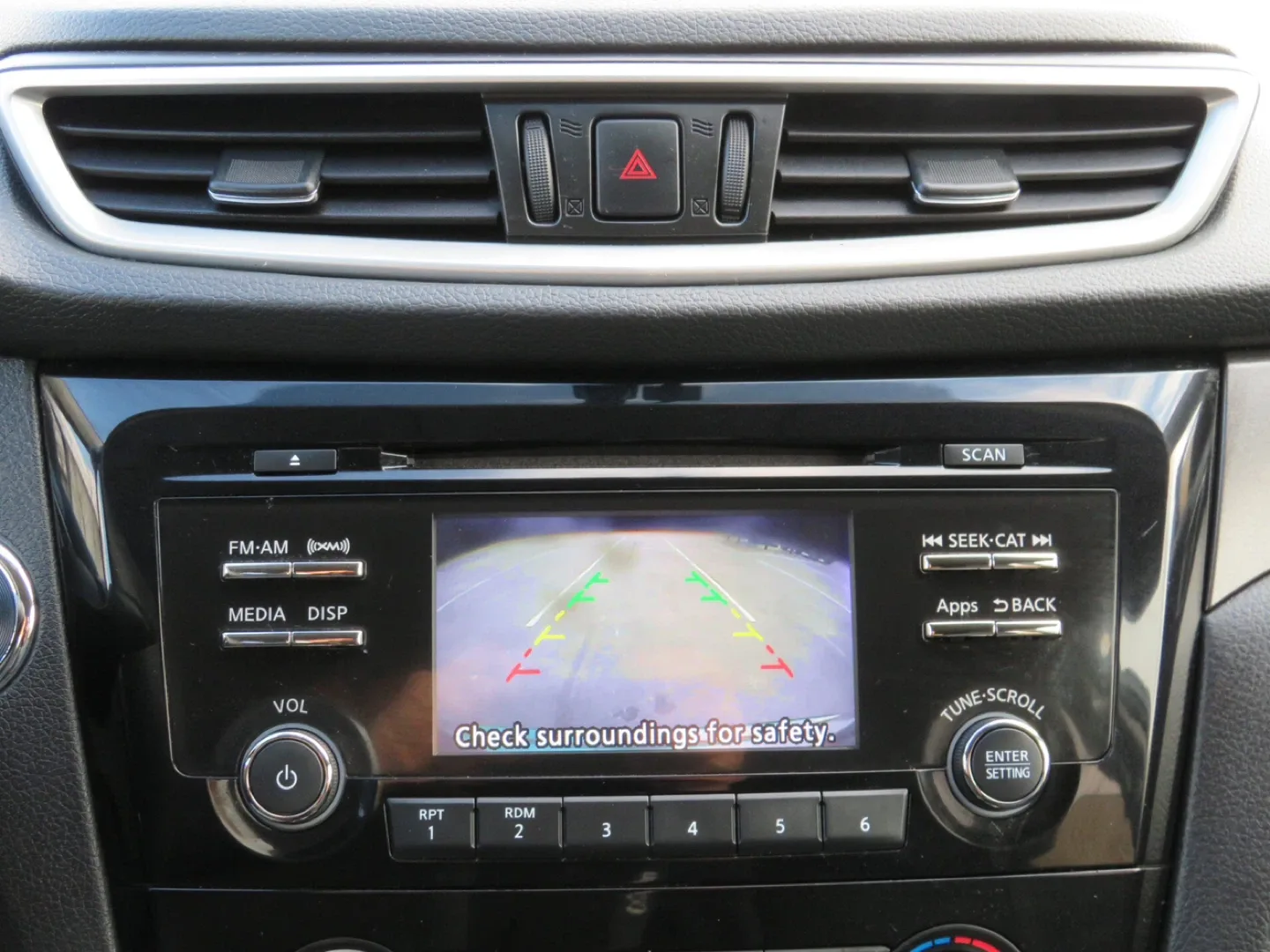 2016 Nissan Rogue SUV image indicator(7)