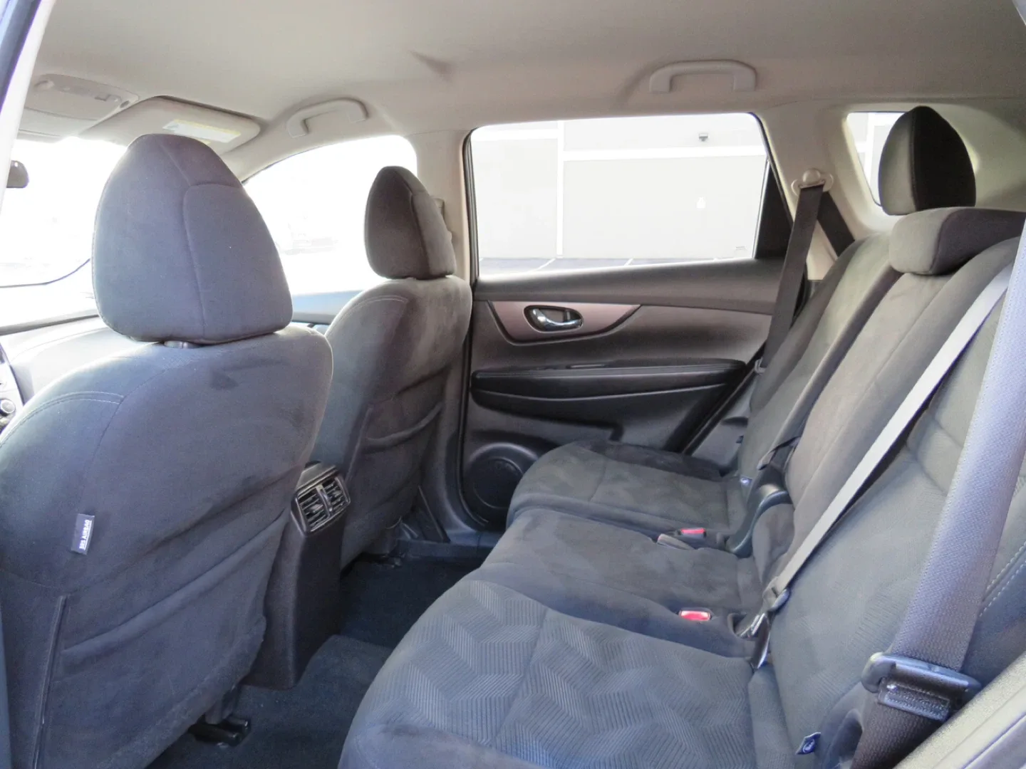 2016 Nissan Rogue SUV image indicator(8)