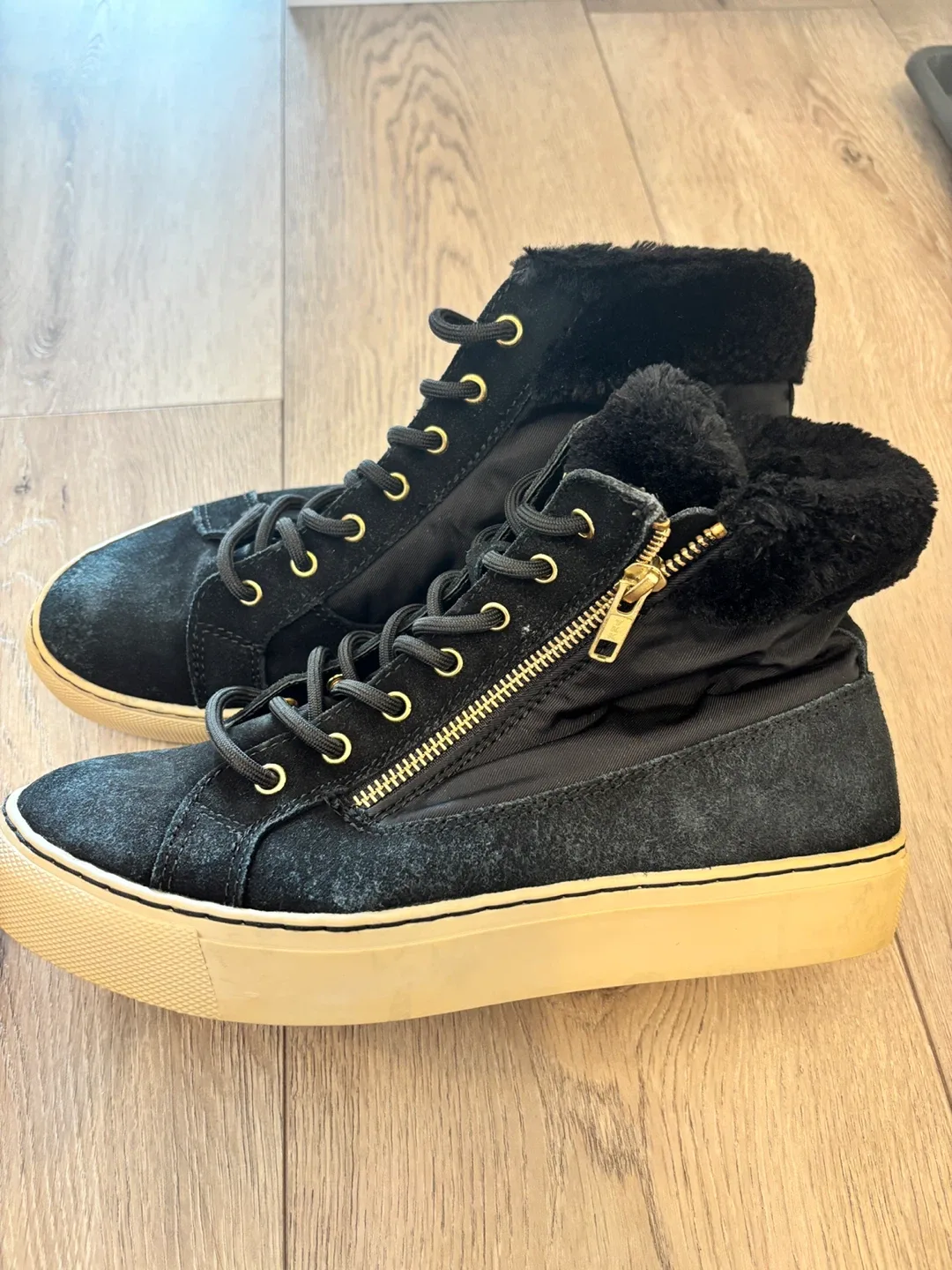 Cougar Black Suede Winter Sneakers - Size 8
